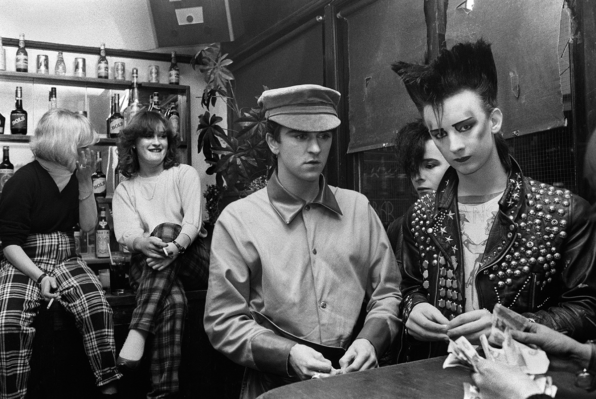 Boy George ifanc a Steve Strange yng Nghlwb y Blitz